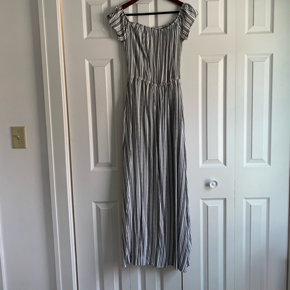 Black and White Stripped Romper - Picture 4 of 8